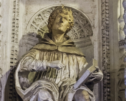 Plinio Il vecchio Statua