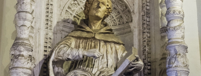 Plinio Il vecchio Statua